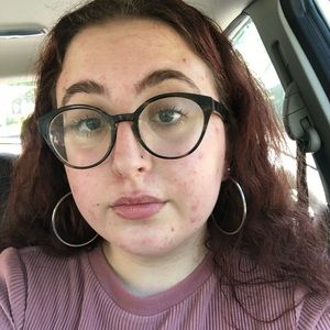 Meet your Posher, Abby